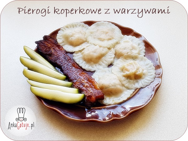 Pierogi koperkowe z warzywami