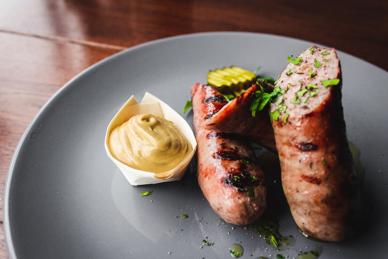 Pieczona biała kiełbasa