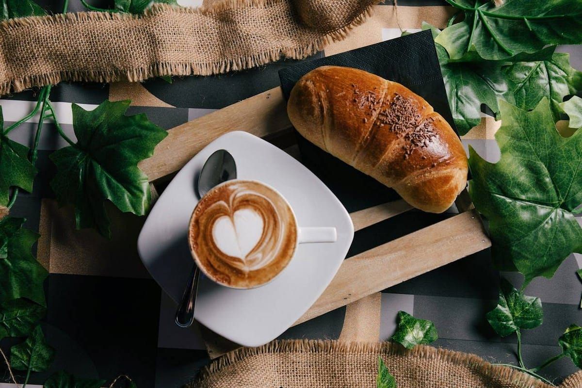 Jak pija się kawę we Włoszech? Podróż po smakach i zwyczajach