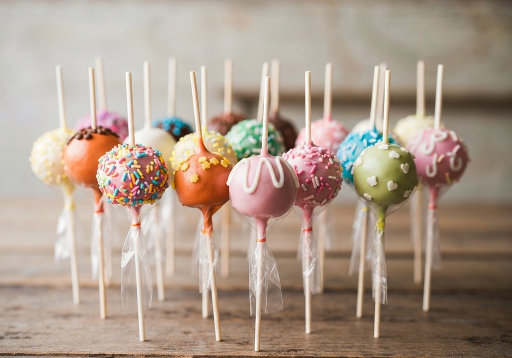 Cake pops – amerykańskie ciastka na patyku w czekoladzie